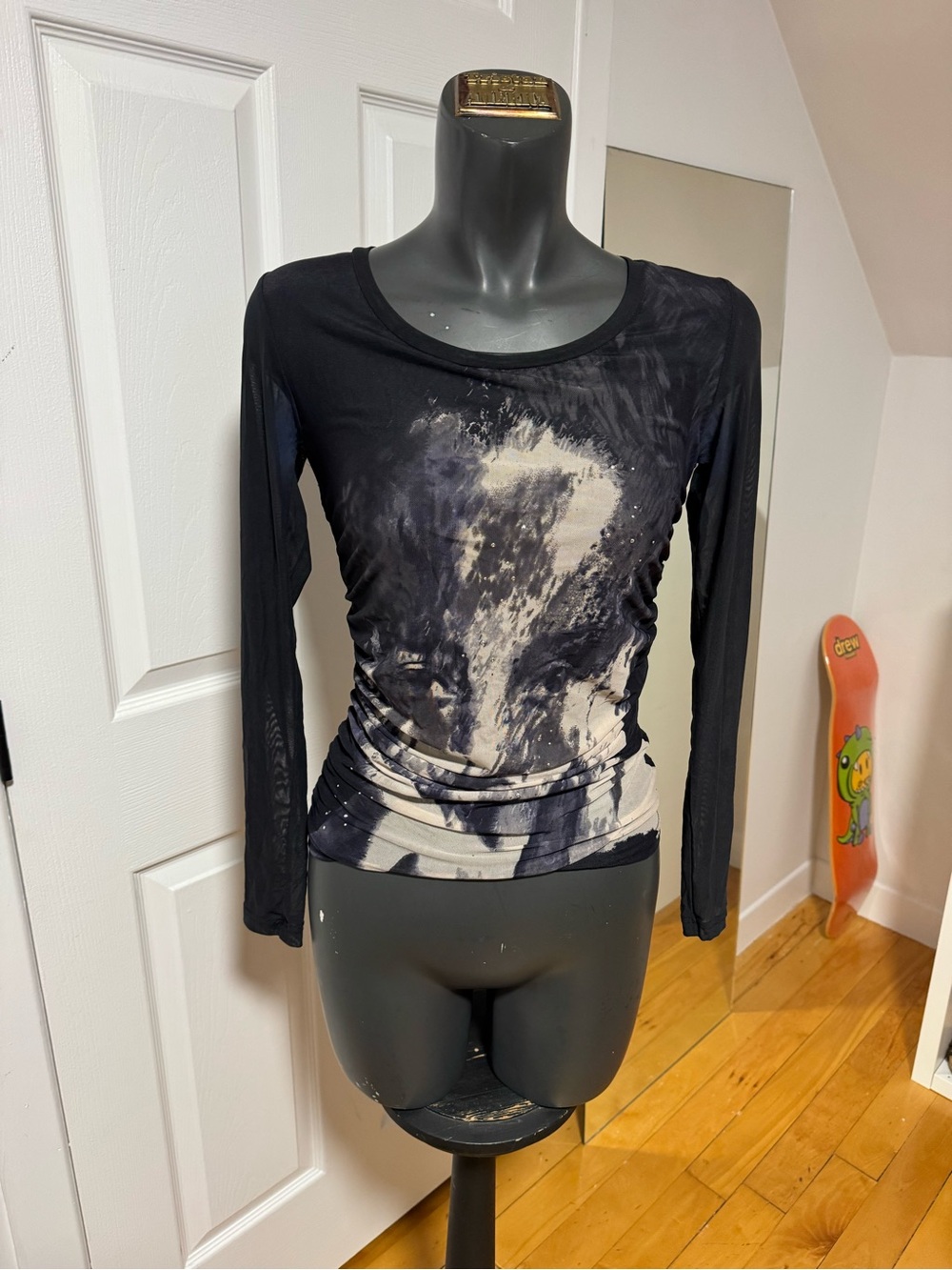 Women's Black & White Graphic Long Sleeve Top